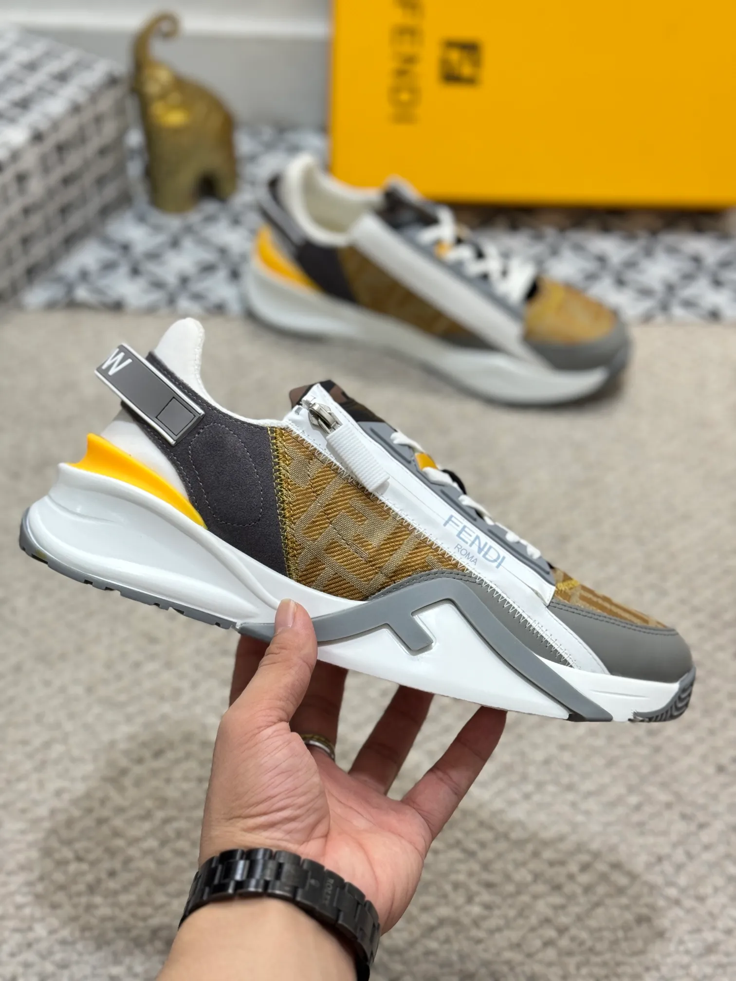 Men's men's shoes 💰520 [New style] 🦥🦥 Original quality - Fendi ◾️▫️F D🆕 Spring and summer new men's slip-on sneakers, with elastic straps, side zippers, and corrugated soles engraved with F. Embossed Fendi Flow lettering on the heel. Mixed material of high-tech fabric and black suede. FF graphic tongue. Ultra-light and wear-resistant EVA sole. Size: 38-44 (45 customized
